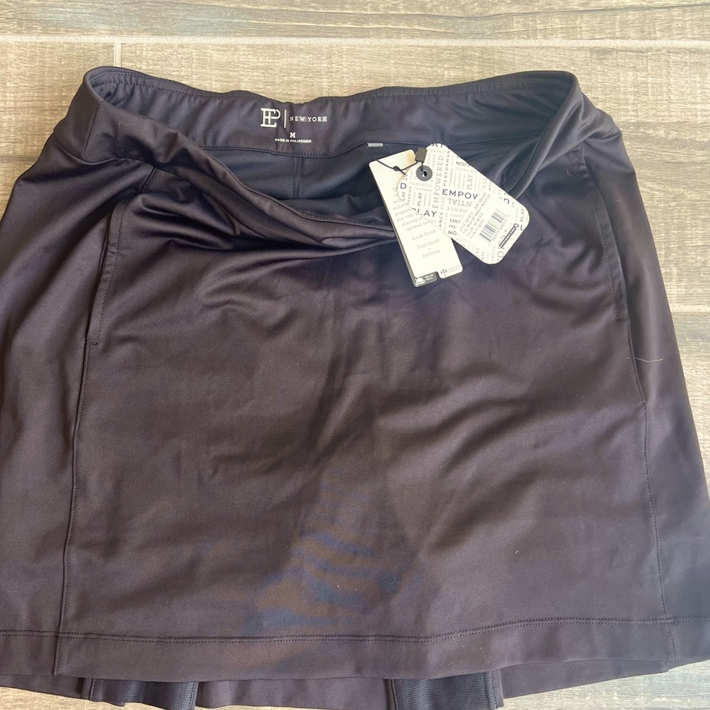NWT Womens golf skort size M
